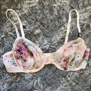 Victoria's Secret unlined demi bra (36B)